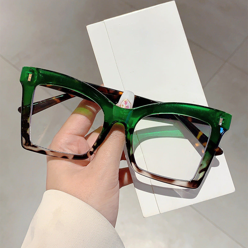 Luxe Retro Zonnebril met Vlindervormig Frame